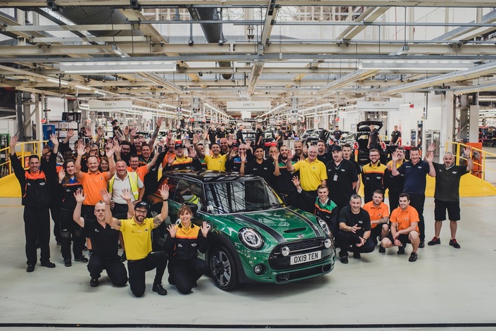 MINI celebra su 60 aniversario con 10 millones de coches fabricados