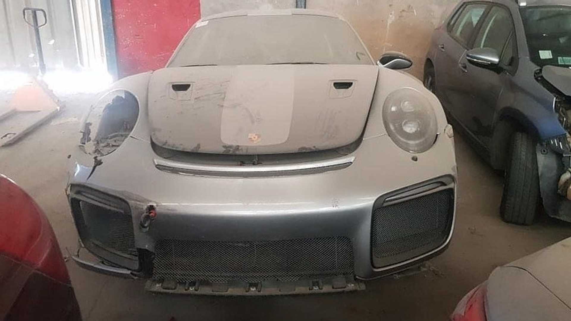 Este Porsche 911 GT2 RS está siniestro total... y muy posiblemente no lo volvamos a ver rodar