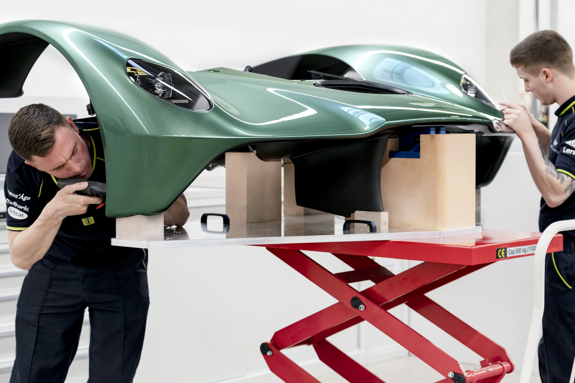 Aston Martin ya ha logrado producir la primera unidad de producción del Valkyrie