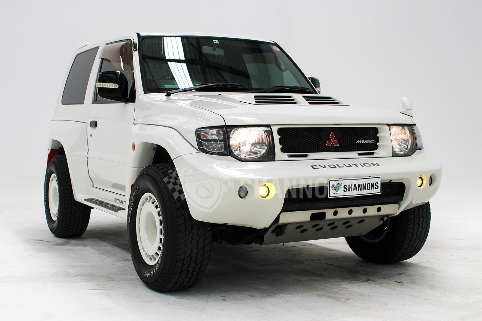 Este Mitsubishi Pajero Evolution de 1997 sale a subasta