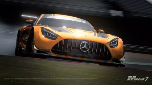 El Gran Turismo 7 recibe la actualización 1.32: llegan los Jaguar J220 y Mercedes-AMG GT3