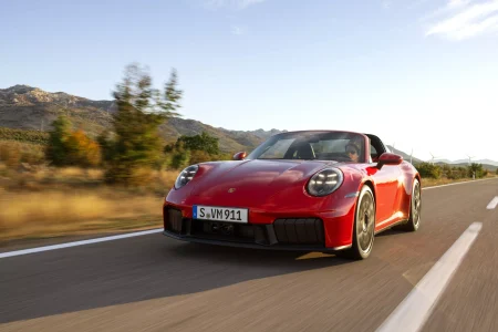 El primer nueveonce híbrido de la historia se llama Porsche 911 GTS y tiene 541 CV