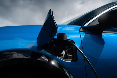 El Alpine A290 ya es oficial: así es el primer coche eléctrico de la firma