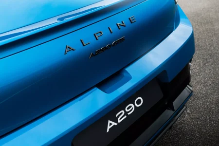 El Alpine A290 ya es oficial: así es el primer coche eléctrico de la firma