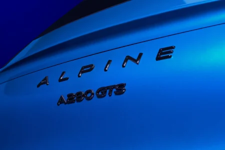 El Alpine A290 ya es oficial: así es el primer coche eléctrico de la firma