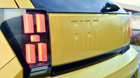 FIAT Grande Panda: así es la reinterpretación que llega con opciones híbridas y eléctricas