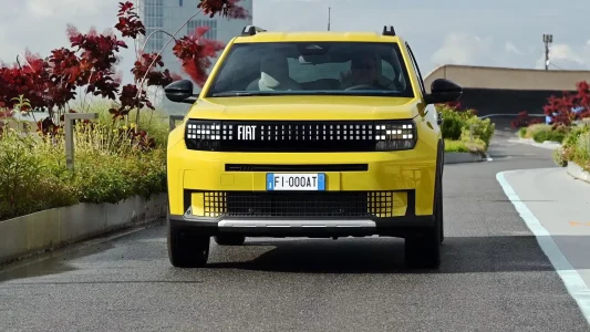 FIAT Grande Panda: así es la reinterpretación que llega con opciones híbridas y eléctricas