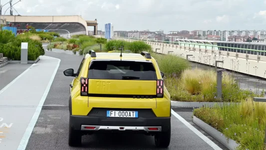 FIAT Grande Panda: así es la reinterpretación que llega con opciones híbridas y eléctricas