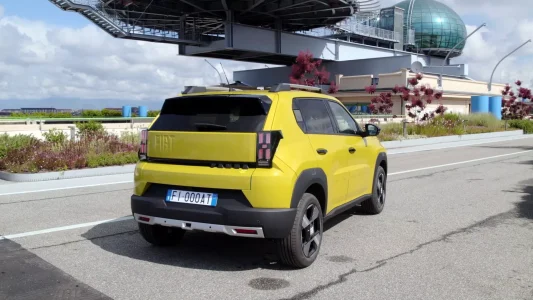 FIAT Grande Panda: así es la reinterpretación que llega con opciones híbridas y eléctricas