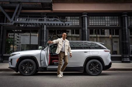 Jeep Wagoneer S: más de 482 km de autonomía... y 600 CV de potencia. Y sí, es eléctrico