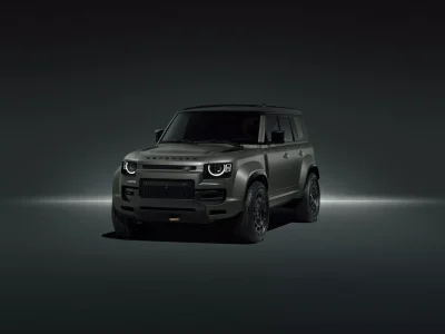 El Defender más potente de la historia tiene un motor V8: así es el Land Rover Defender OCTA