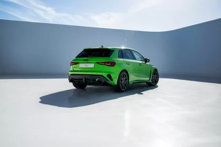 El Audi RS 3 2025 se pone al día: nueva estética, chasis reajustado y... un nuevo olor en su interior