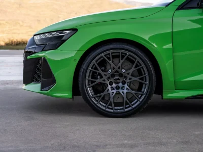 El Audi RS 3 2025 se pone al día: nueva estética, chasis reajustado y... un nuevo olor en su interior