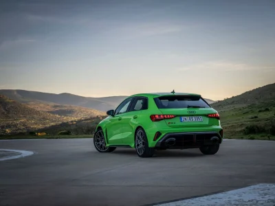 El Audi RS 3 2025 se pone al día: nueva estética, chasis reajustado y... un nuevo olor en su interior