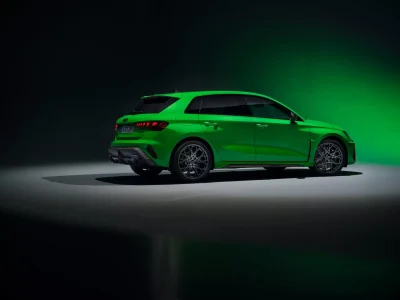 El Audi RS 3 2025 se pone al día: nueva estética, chasis reajustado y... un nuevo olor en su interior