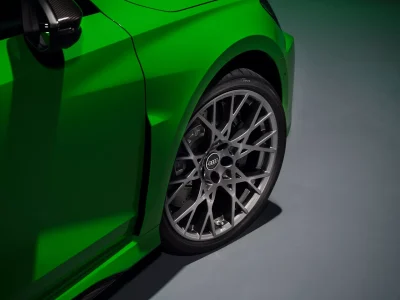 El Audi RS 3 2025 se pone al día: nueva estética, chasis reajustado y... un nuevo olor en su interior