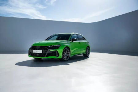 El Audi RS 3 2025 se pone al día: nueva estética, chasis reajustado y... un nuevo olor en su interior