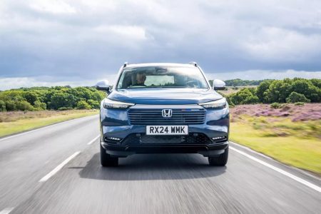 El Honda HR-V e:HEV 2025 se pone al día: cambios sutiles y un único motor