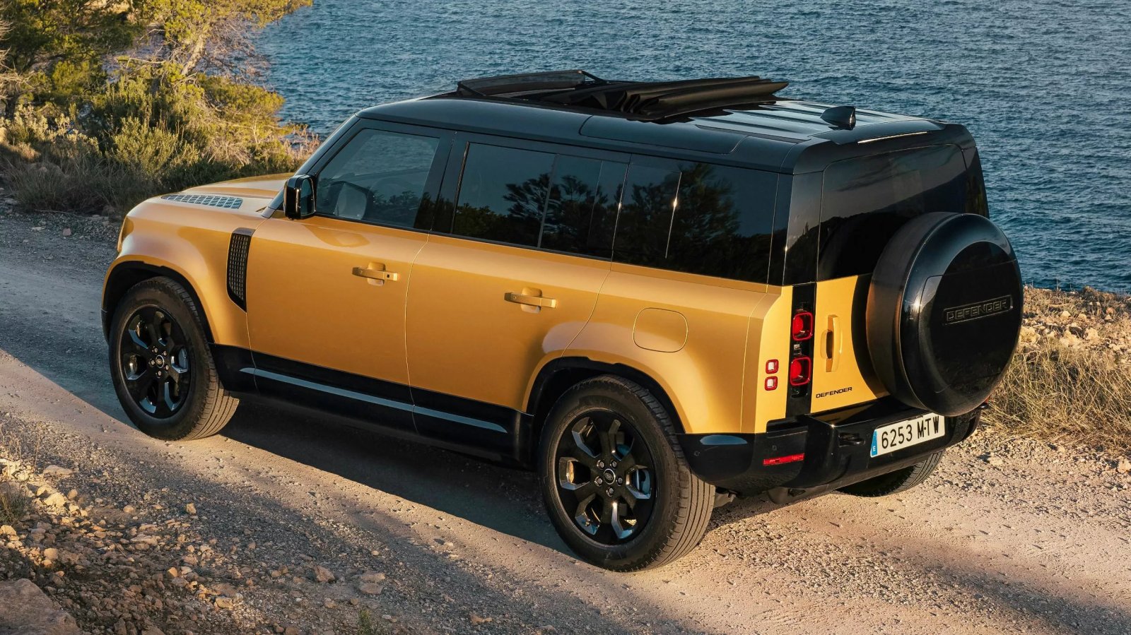 Land Rover Defender Eivissa Limited Edition: 6 unidades como guiño a la isla de Ibiza