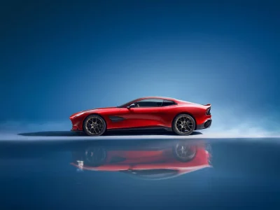 Llega el nuevo Aston Martin Vanquish: ¡larga vida a los motores V12!