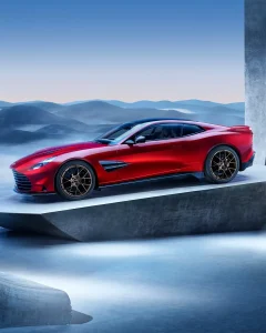 Llega el nuevo Aston Martin Vanquish: ¡larga vida a los motores V12!