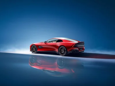 Llega el nuevo Aston Martin Vanquish: ¡larga vida a los motores V12!