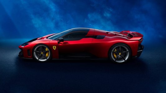 El Ferrari F80 llega con un sistema híbrido de 1200 CV y tracción a las cuatro ruedas: