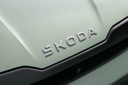 Škoda Elroq: el b-SUV checo que es 100% eléctrico, tiene hasta 560 km de autonomía y arranca en 34.490 euros