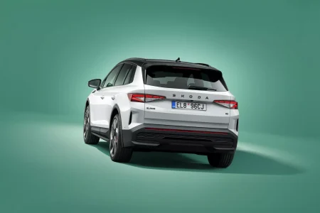 Škoda Elroq: el b-SUV checo que es 100% eléctrico, tiene hasta 560 km de autonomía y arranca en 34.490 euros