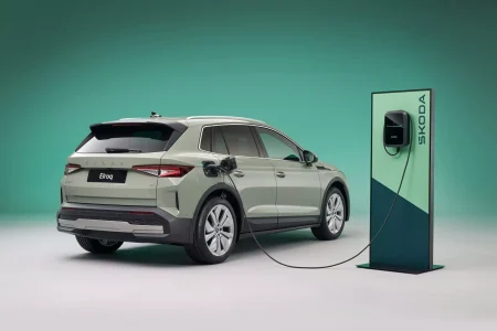 Škoda Elroq: el b-SUV checo que es 100% eléctrico, tiene hasta 560 km de autonomía y arranca en 34.490 euros