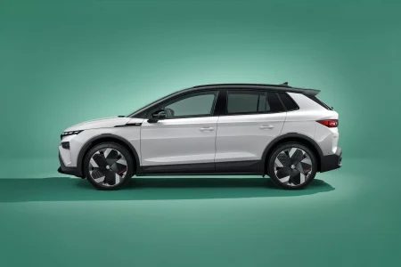 Škoda Elroq: el b-SUV checo que es 100% eléctrico, tiene hasta 560 km de autonomía y arranca en 34.490 euros