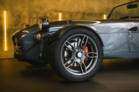 Caterham Seven CSR Twenty: la versión más lujosa del modelo que no llegará a la UE