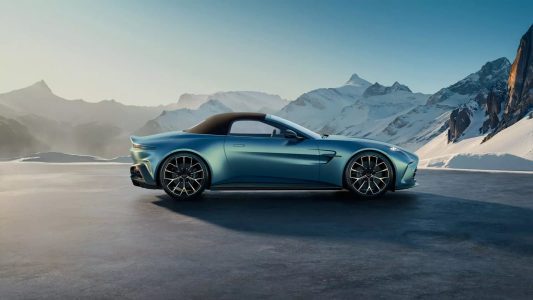 Aston Martin Vantage Roadster 2025: la capota más rápida del mercado... con 665 CV de potencia